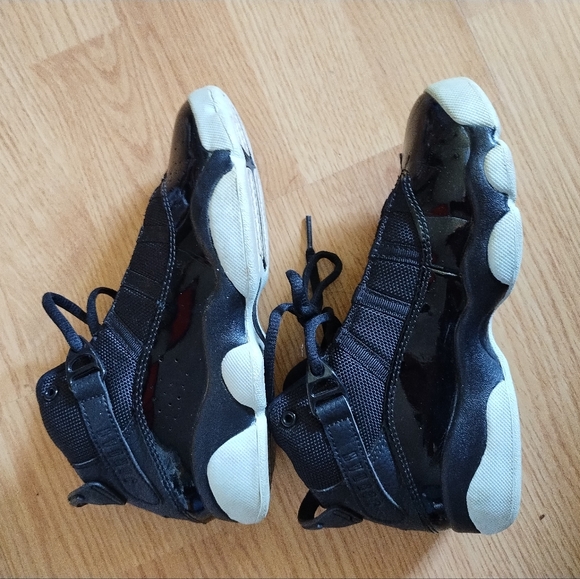 Jordan retro 11's black white 2y - Picture 3 of 6